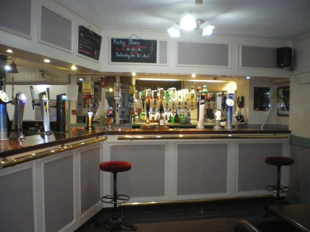 Crown Hotel Pwllheli Exteriör bild