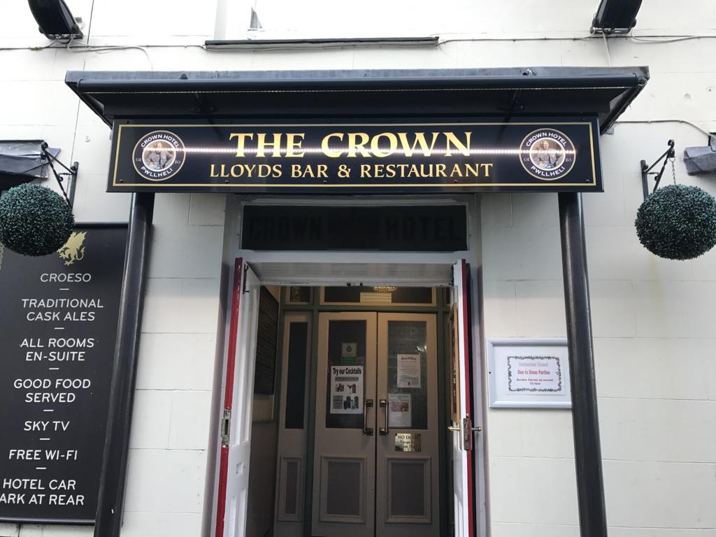 Crown Hotel Pwllheli Exteriör bild